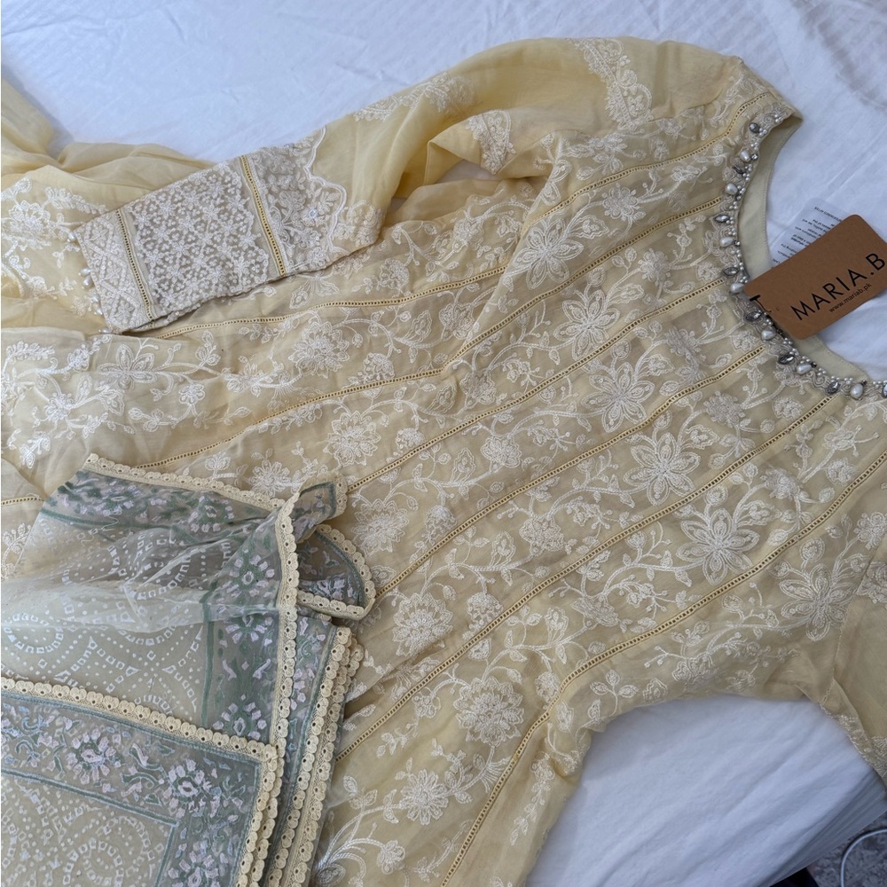 Maria B designer Pakistani Dress Set in butter yellow luxury pret - Picture 11 of 11